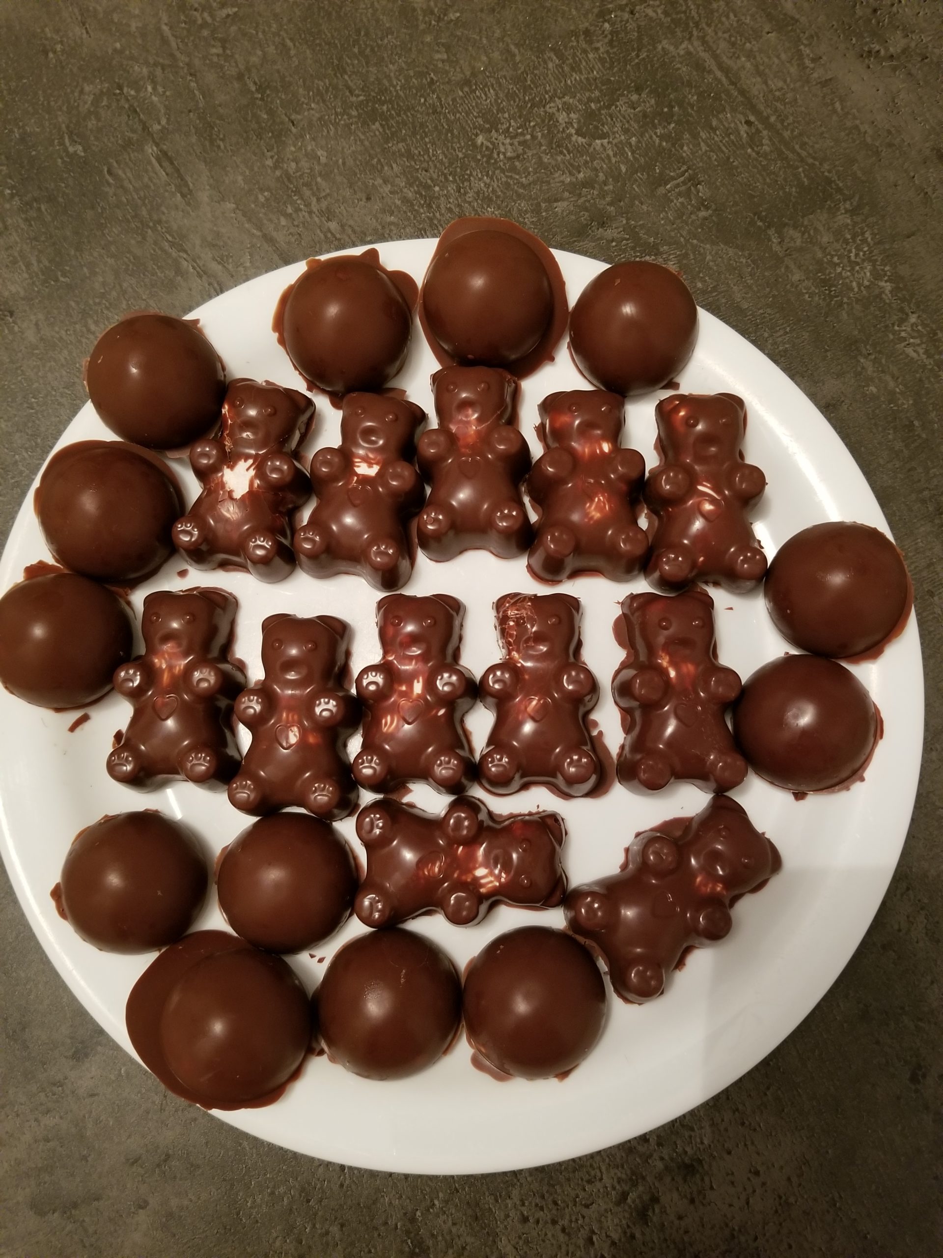 Les savoureuses boules choco-guimauves de Ricardo pour chocolat chaud sont  vraiment le summum de la gourmandise ! Il suffit de les incorporer à vos  chocolats chauds bien fumants pour qu'elles fondent et